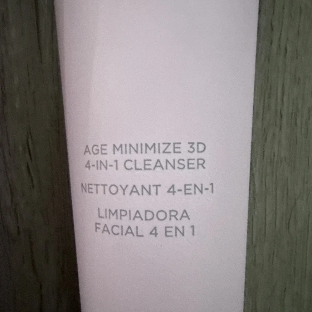 NIB Mary Kay TimeWise Age Minimize‎ 3D 4-in-1 Cleanser 4.5oz